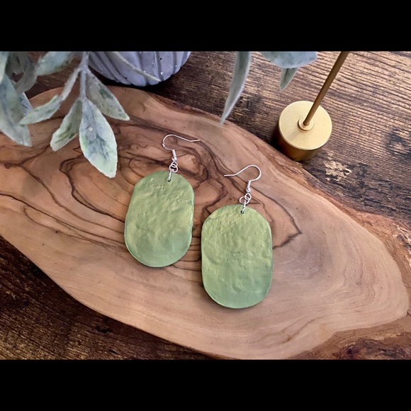 Handmade Clay Earrings -Bikini Bottom Coral Series - Picture 5 of 9